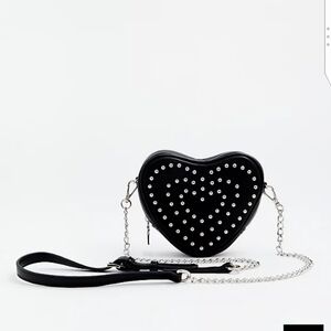 🆕🖤BETSEY JOHNSON FAUX LEATHER STUDDED HEART BAG